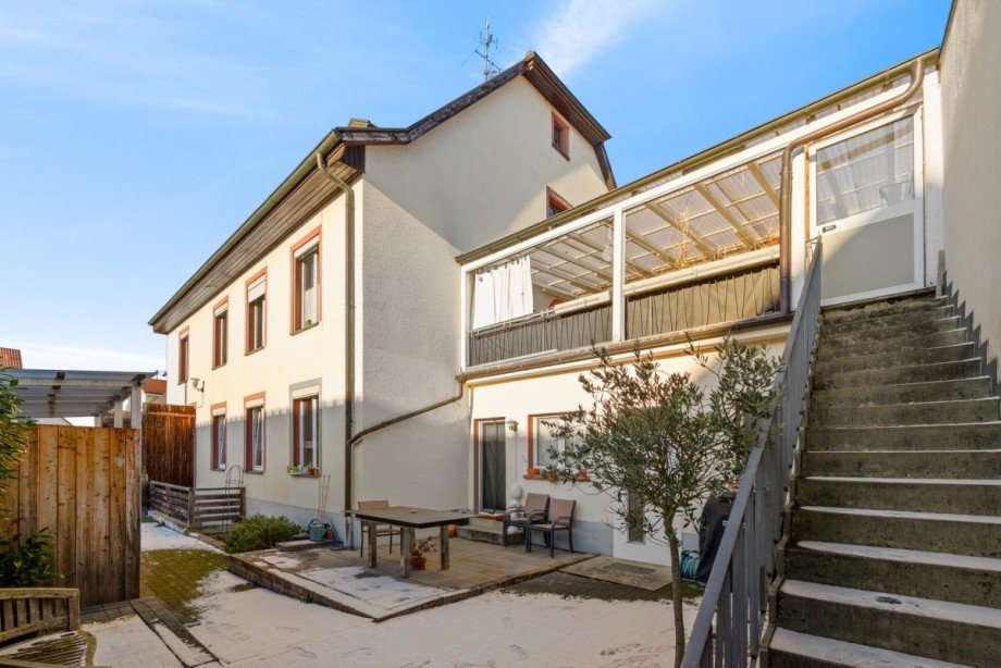 Ansicht hinten mit Treppe zur Terrasse Etagenwohnung Weil am Rhein