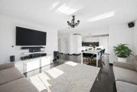 Bild (574eeac0d10d84f2ba9556052de88d37): Zwei Wohnungen f�r eine Familie - oder gro�z�gige Maisonette Wohnung