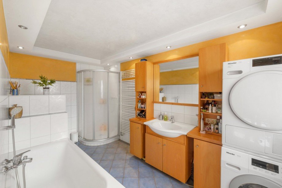 1. OG Badezimmer Etagenwohnung Weil am Rhein