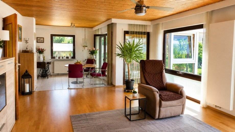Wohn-Esszimmer andere Ansicht Einfamilienhaus Neuenburg am Rhein