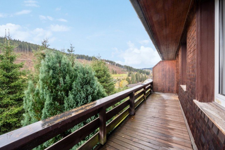 Haus 18 1.OG Balkon Feldberg Mehrfamilienhaus Zwei H�user, ein Investment - laufende Ertr�ge und Entwicklungsreserve